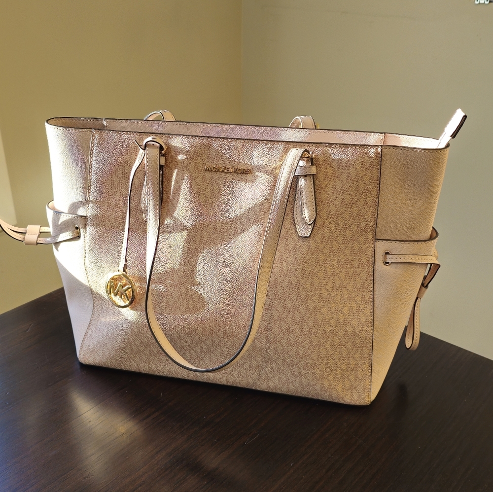 NWT Michael Kors Trv Tote Bag